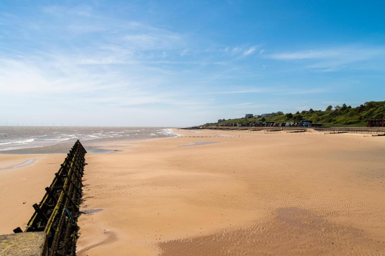 8 Berth Caravan For Hire At St Osyth Beach Ref 28047R Клактон-он-Си Экстерьер фото