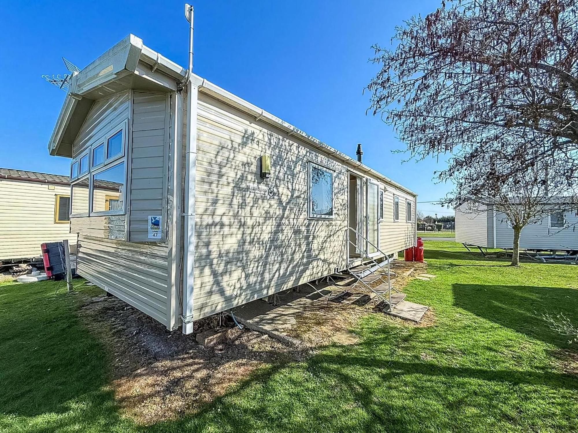 8 Berth Caravan For Hire At St Osyth Beach Ref 28047R Клактон-он-Си Экстерьер фото